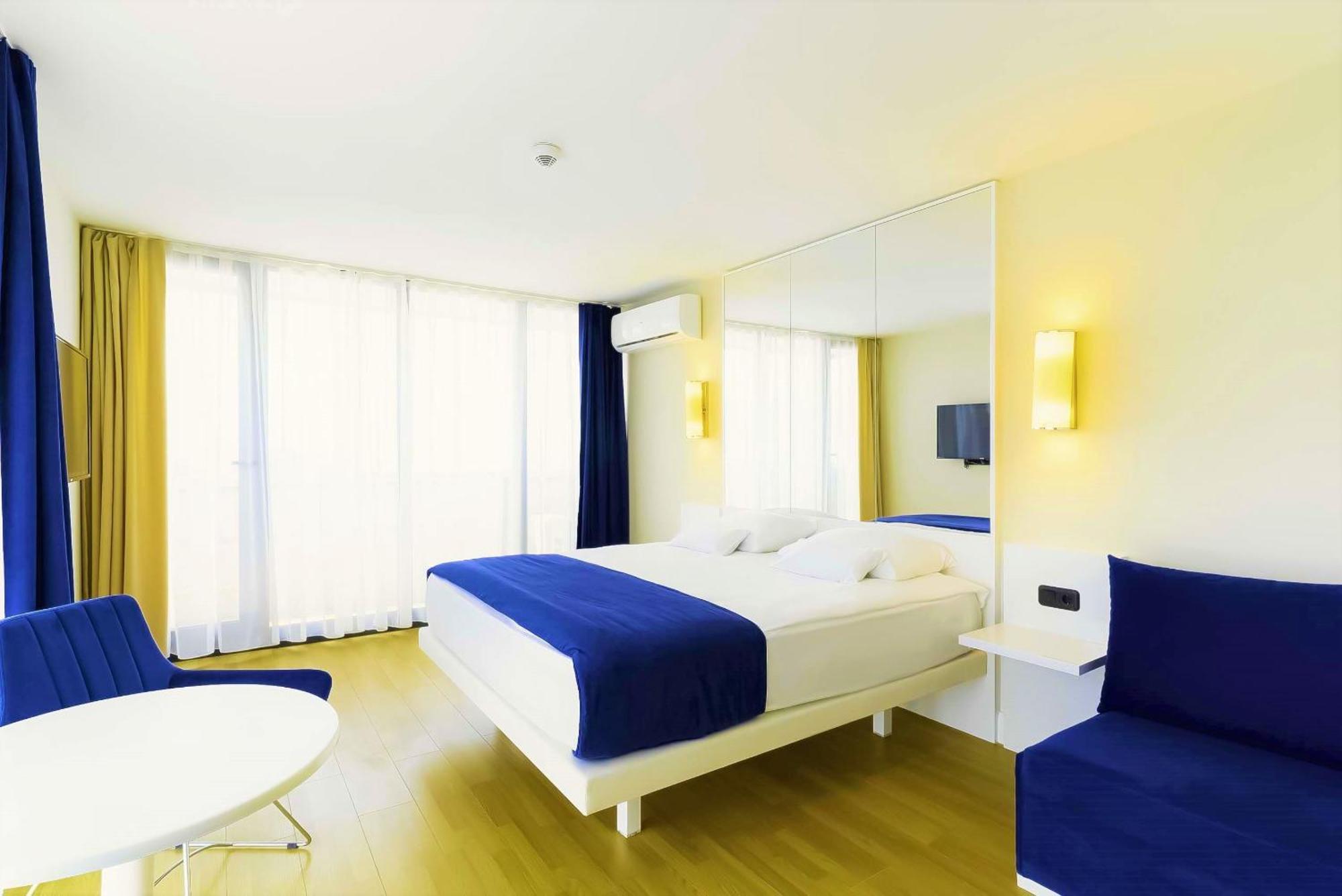 Relax And Unwind Premier Sea View Aparthotel In バトゥーミ エクステリア 写真